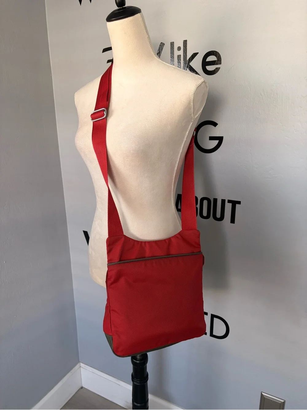 Red Tumi Ballistic Nylon Crossbody Messenger Bag